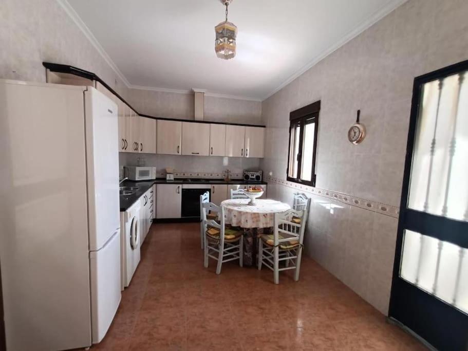 Vivienda Rural Los Iberos M&M, Castellar de Santisteban Екстериор снимка